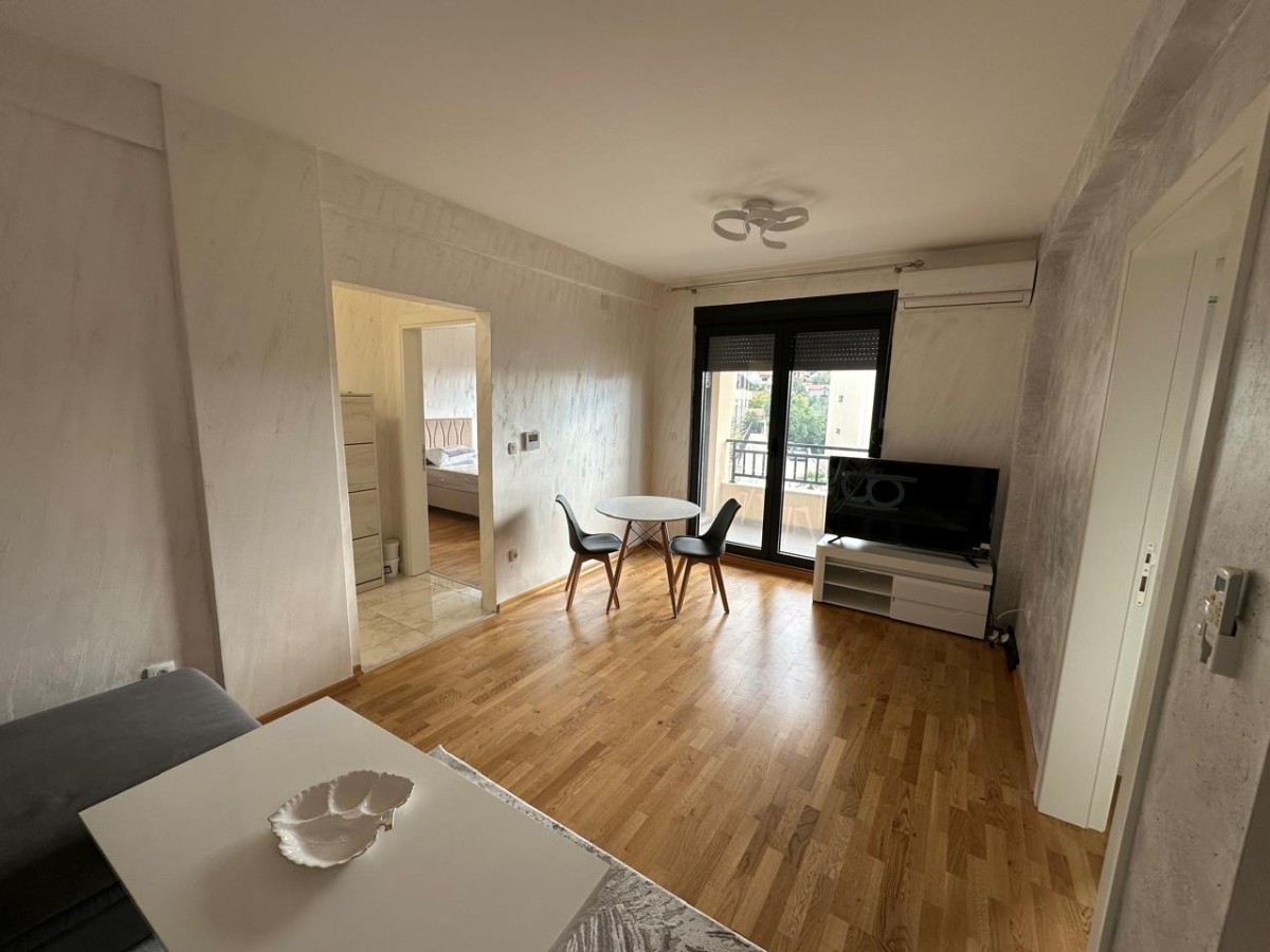 Furnished two-bedroom apartment for rent in Tivat